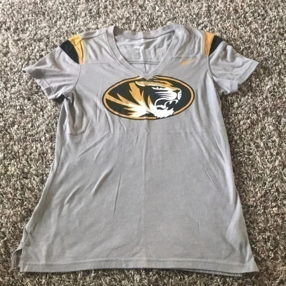 Nike Mizzou shirt size M
